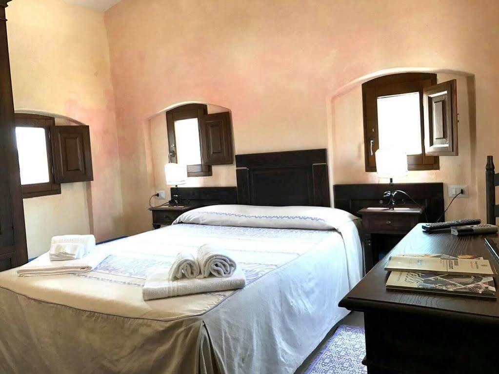 Hotel Castello Malicas Galtellì Esterno foto